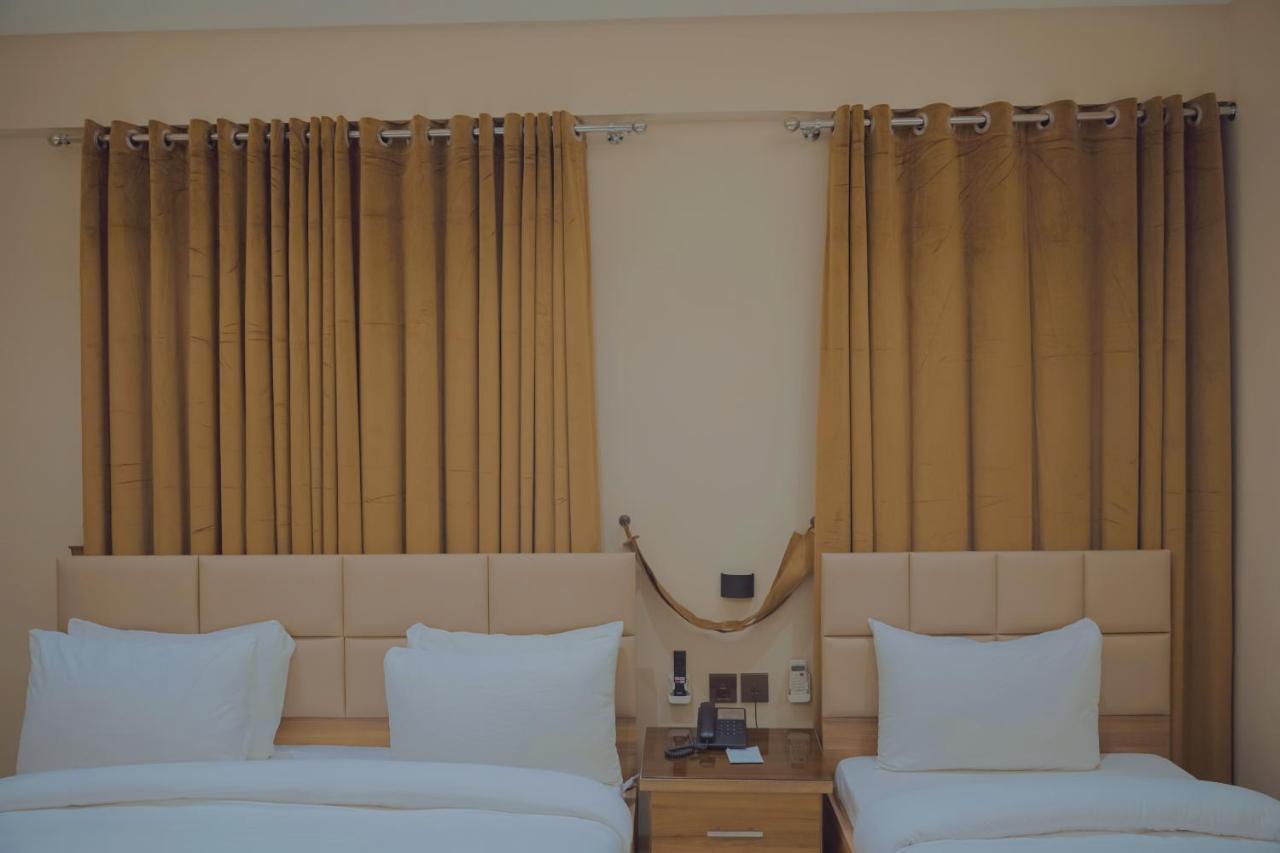 Hotel Pearl Inn Karachi Exterior photo