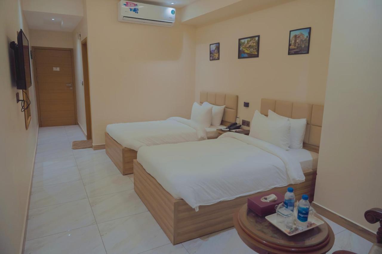 Hotel Pearl Inn Karachi Exterior photo