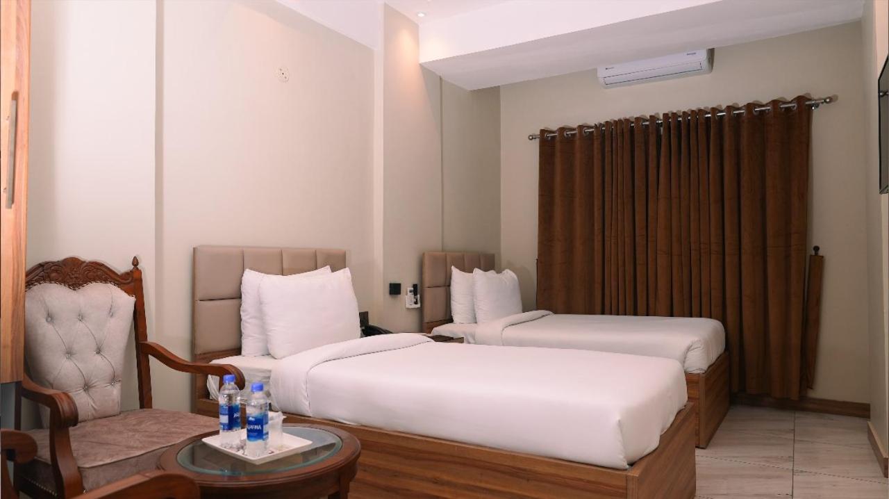 Hotel Pearl Inn Karachi Exterior photo